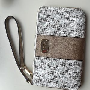 Michael Kors white and gold wristlet/wallet